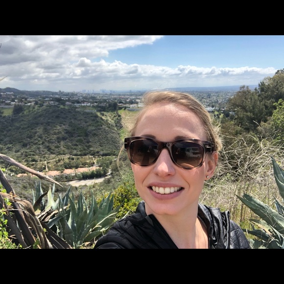 Meet your Posher, Kristin - Picture 1 of 1